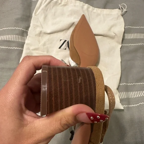 Zara Women's Tan Pointed Toe Heels - Picture 4 of 6